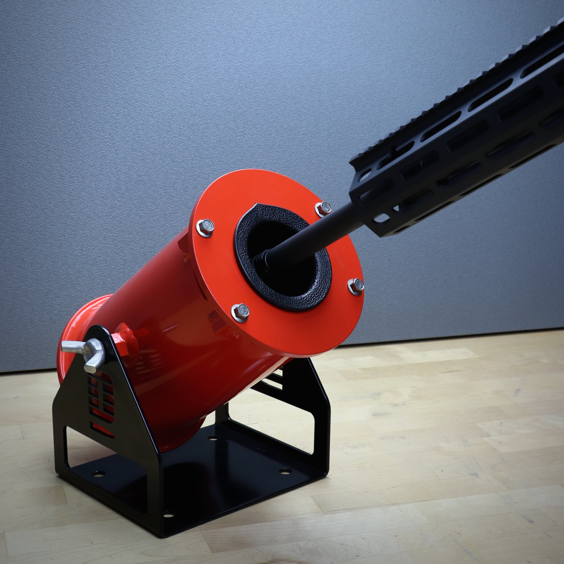 The Safeguard 4227 clearing trap / unloading station is designed to provide a safe and simple solution for handgun and carbine operators who need to provide distributed stations across facility entrances and operation spaces.